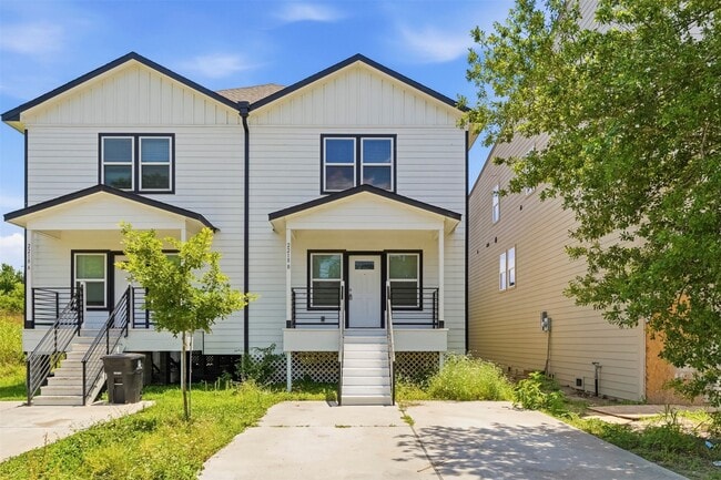 Building Photo - 2218 Bringhurst St