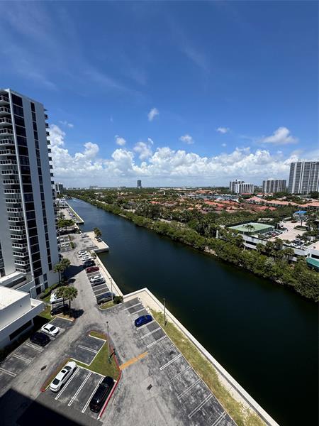 Photo - 20515 E Country Club Dr Unidad 1442