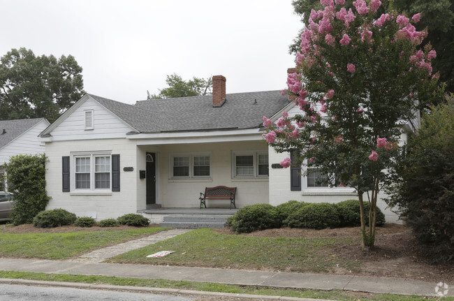 Photo - 661-667 Ravenel St Apartments