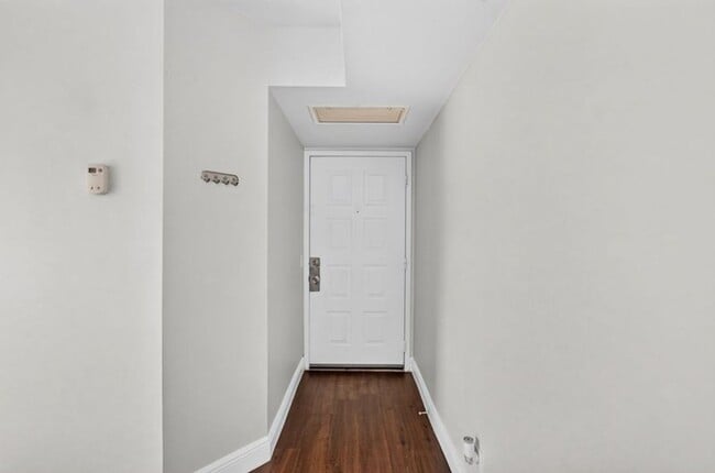 Photo - 706 Executive Center Dr Unit 23