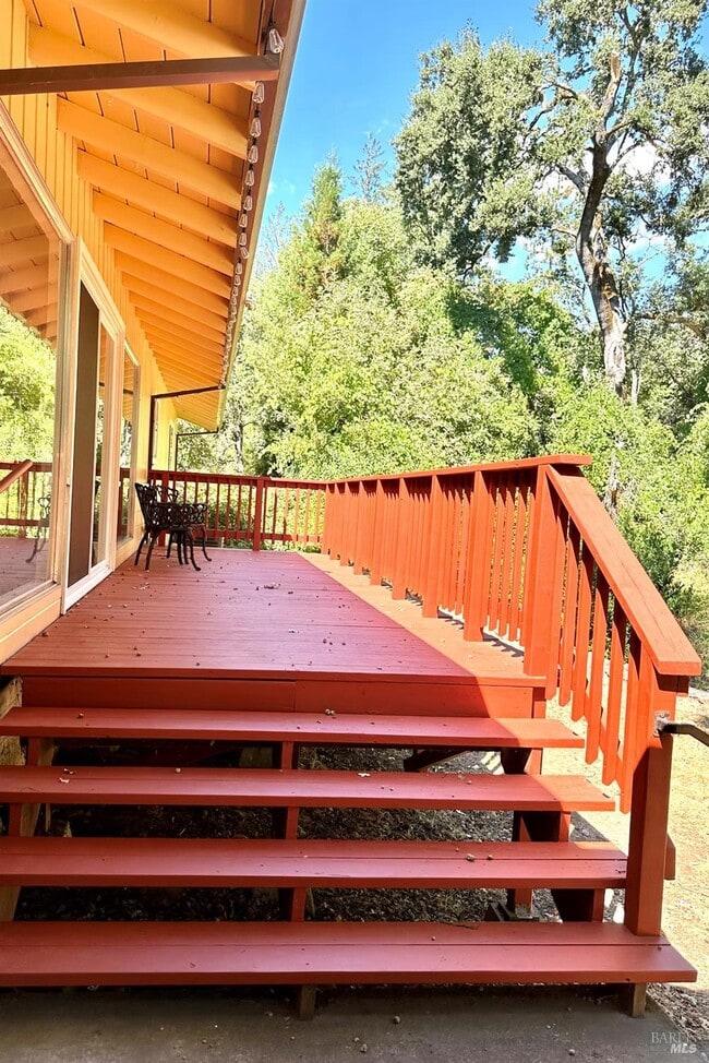 Photo - 470 College Ave