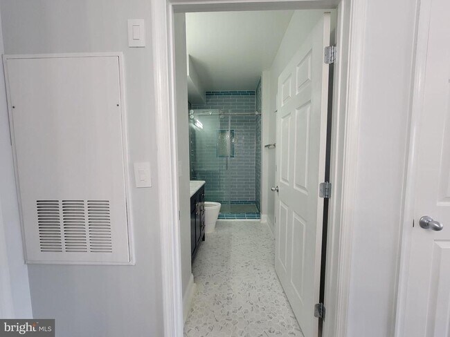 Photo - 4850 Eisenhower Ave Unidad 418