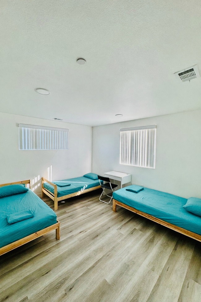 Photo - 2-212 E 29th St