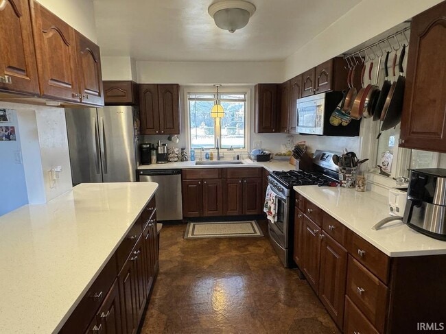 Photo - 209 S Hillsdale Dr