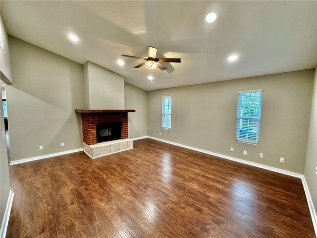 Building Photo - 3513 W Wood St