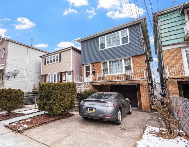 Photo - 290 Randolph Ave