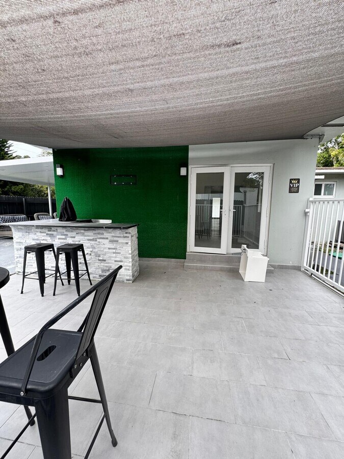 502 NE 163rd St House House Rental in Miami, FL