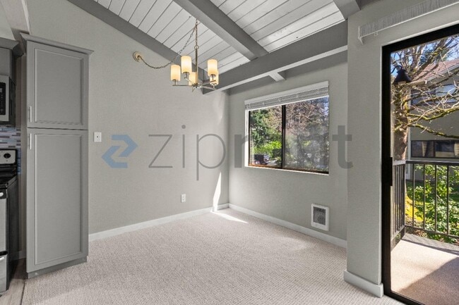 Photo - 2020 Grant Ave S