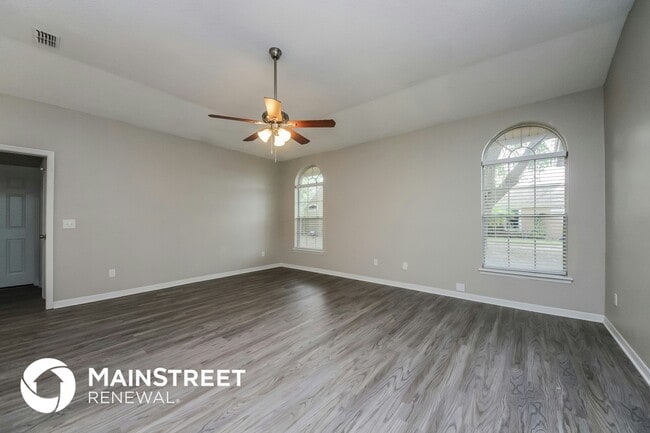 Photo - 305 Killington Way