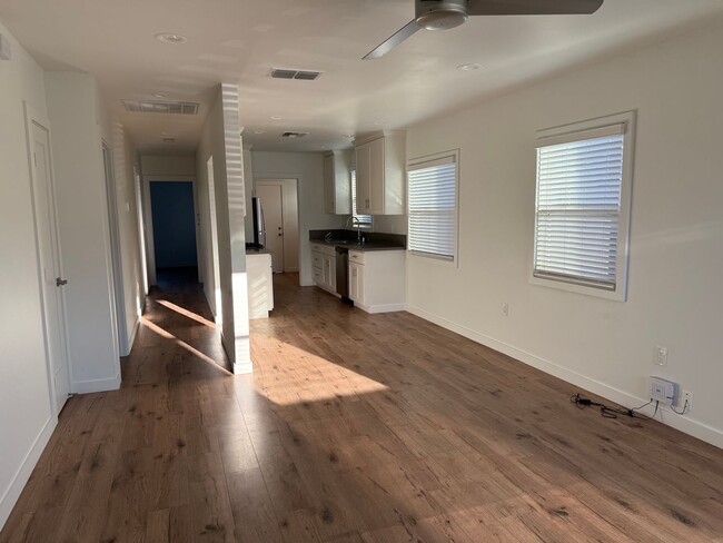 Photo - Beautifully Updated 2/2 Duplex - 4033 Miller Way