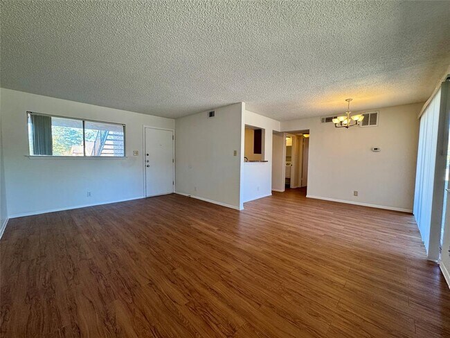 Photo - 8905 Parkfield Dr Unit 102