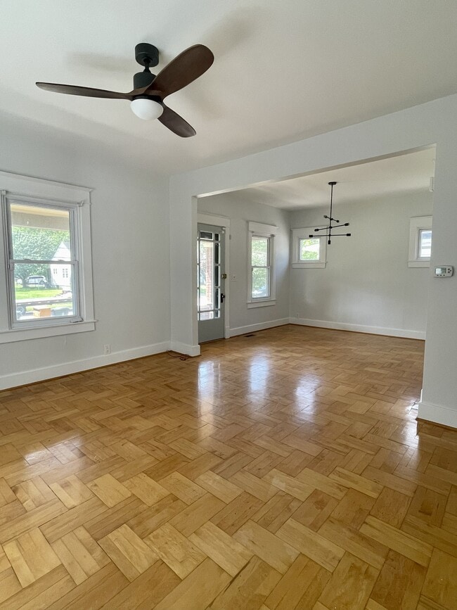 Photo - 1667 Richmond Dr