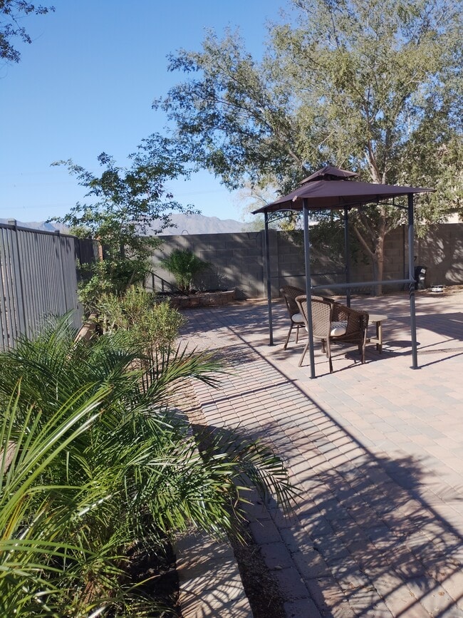 7369 W Magdalena Ln