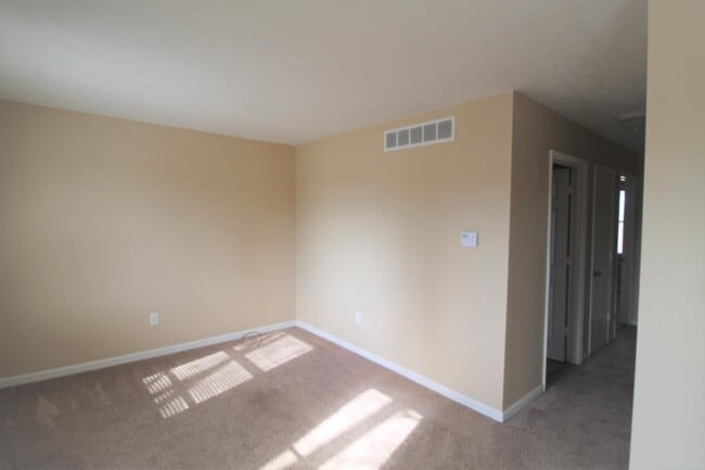 Photo - 126 Henry Ct