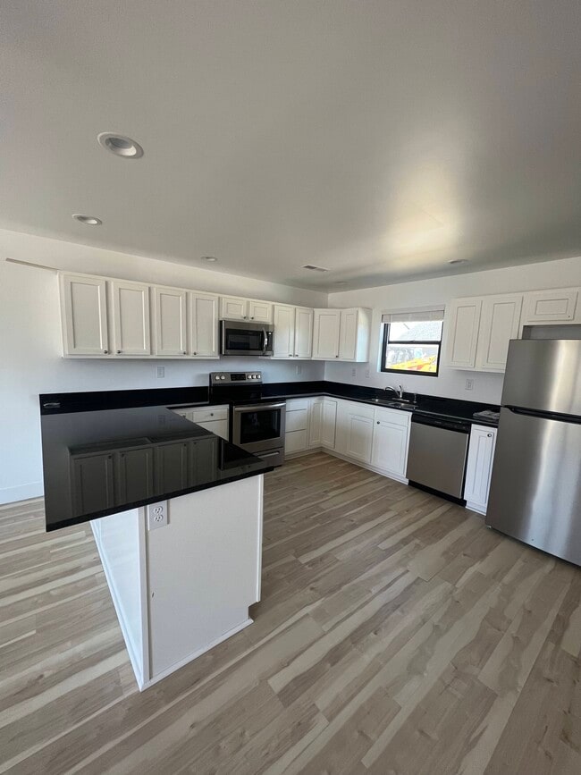 Photo - 1124 Winton Pl