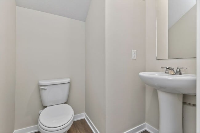 Photo - MODERN COMFORT!! 3 Bedroom, 3 Bathroom Townhome in Urbandale!