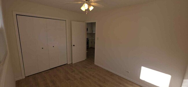 Photo - 445 W 37th St