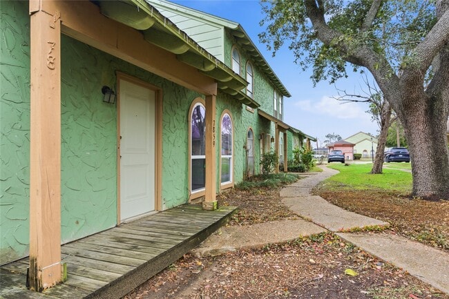 Photo - 7859 Cook Rd