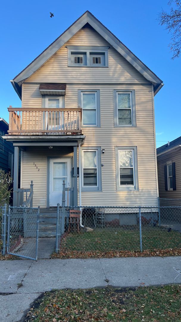 Building Photo - 1552 S 3rd St Unit Upper