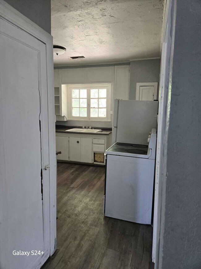 Photo - 1102 S Western St Unidad A