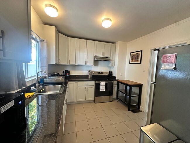 Photo - 1539-1541 E. 38th St Unit lower #1541