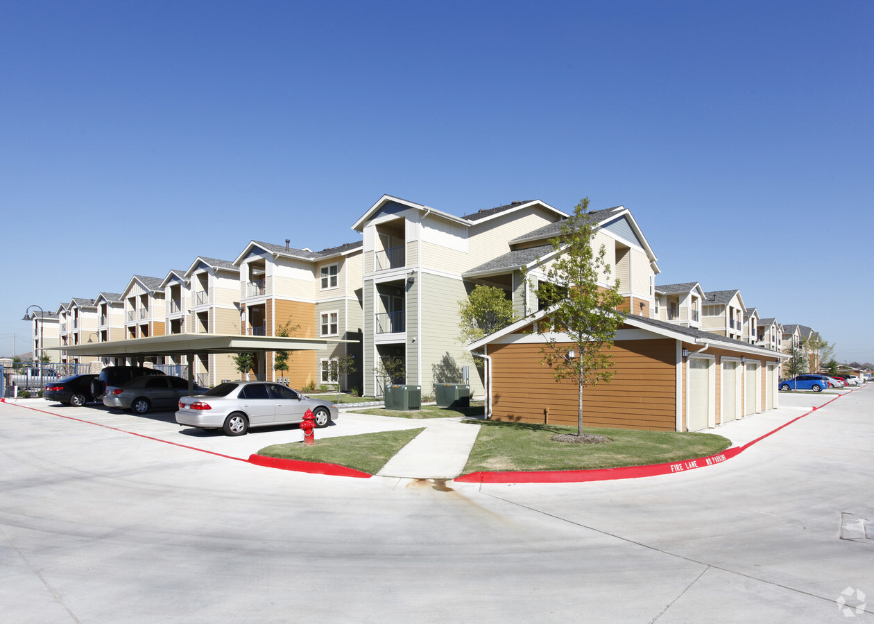 Mariposa at Bay Colony 55+ Apartment Homes - Mariposa at Bay Colony 55+ Apartment Homes