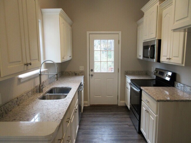 Photo - 301 Summercreek Cove