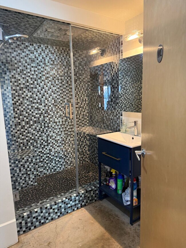 Photo - 1 Bedroom Fully Furnished Gem*