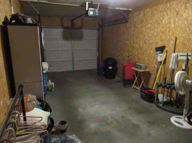 Cochera - 1016 N 16th St