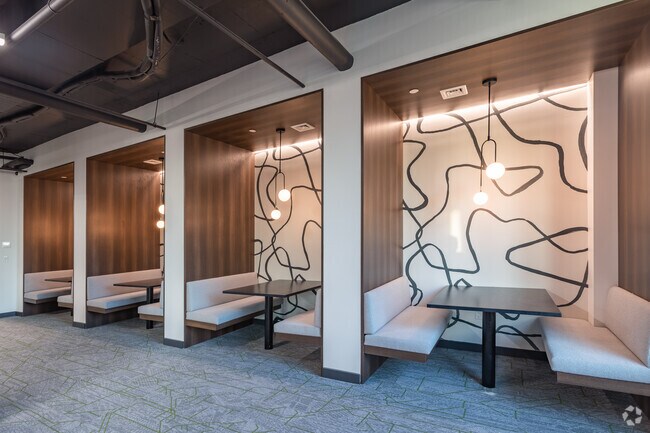 Lounge - Hillside Tower