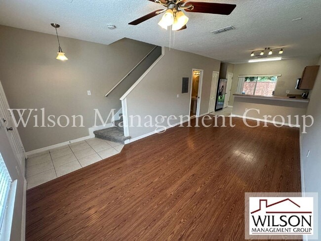 Photo - 538 Wilton Cir