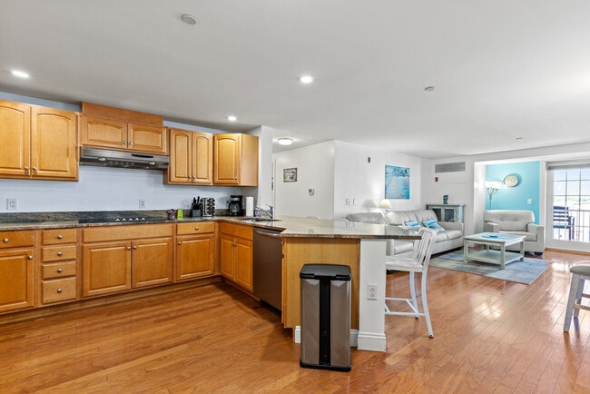 Building Photo - 1 E Grand Ave