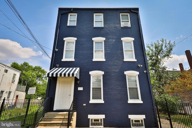 Building Photo - 3717 Frankford Ave
