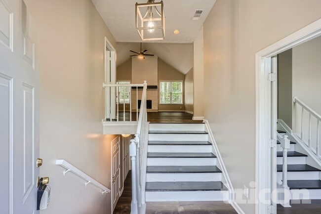 Photo - 985 Brookmont Dr S W