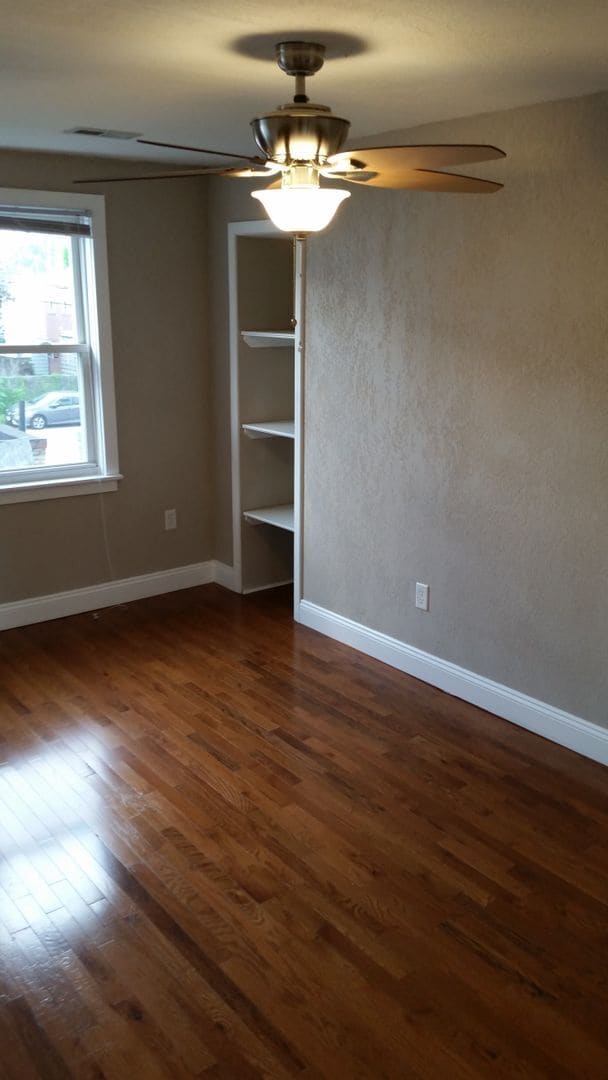 Photo - Charming 3 Bedroom Reno In South Side. Ope...
