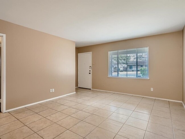 Photo - 1110 Southwood Rd