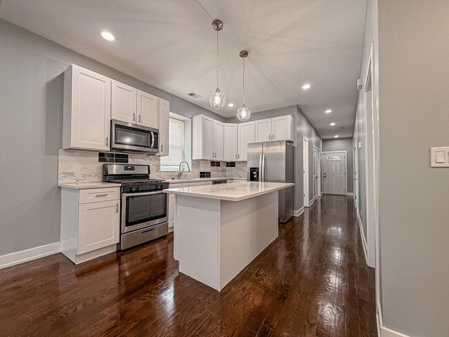 Building Photo - 4817 W Jackson Blvd Rental