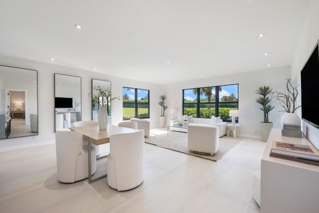 Building Photo - 800 Greensward Ct Unit 107-I