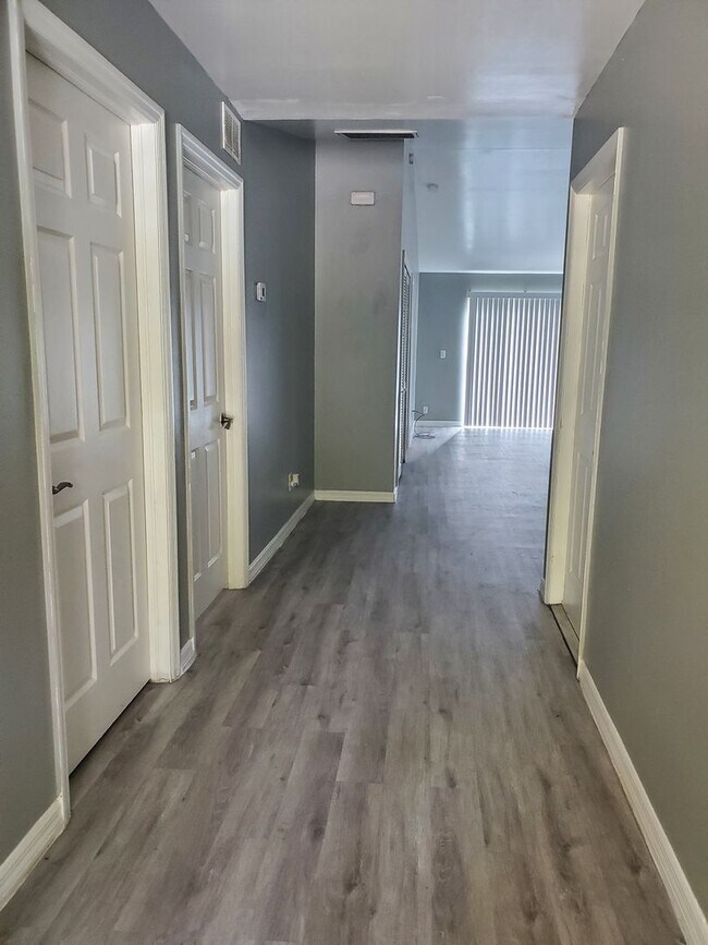 Photo - 2417 George Ave S