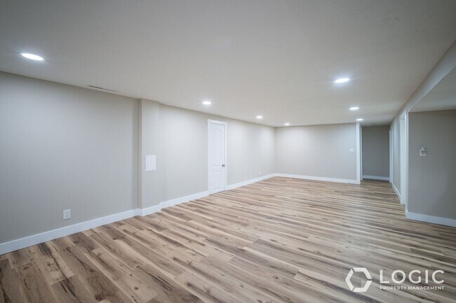19 E 1300 S Unidad Downstairs