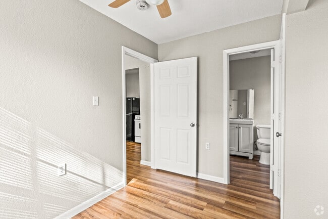 1BR, 1BA - 368SF - Bedroom