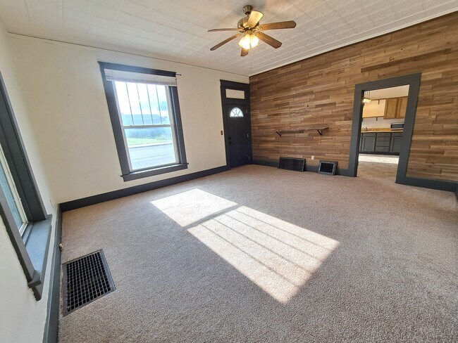 Photo - 205 S 2nd St Unit Apt 1