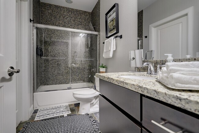 Photo - 1206 Cushing St