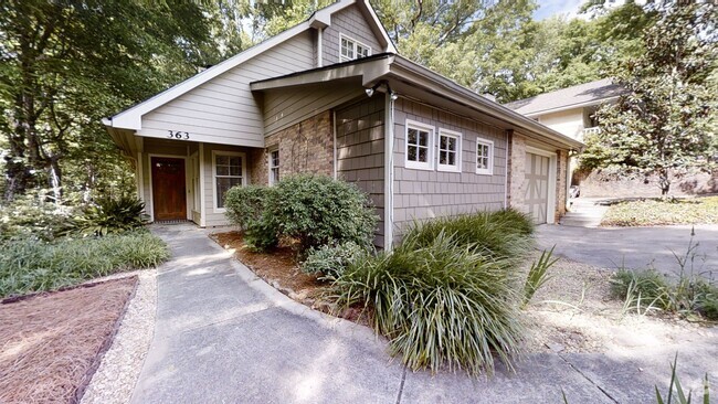 Building Photo - Hickory Woods Subdivision Rental