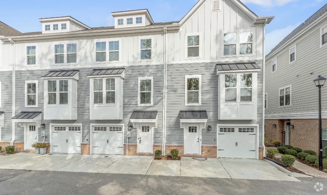 Building Photo - WOW! Amazing 3 story condo for rent