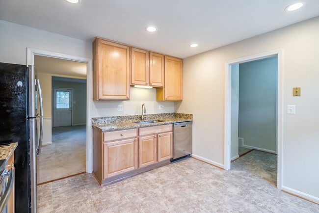 Photo - Location is Everything With This 3 Bed 3.5 Bath Townhouse in Hampton Court Community