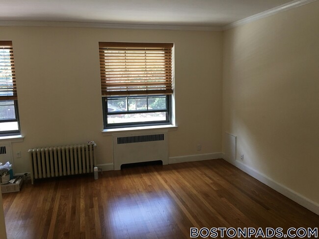 Photo - 337 Tappan St Unidad 2