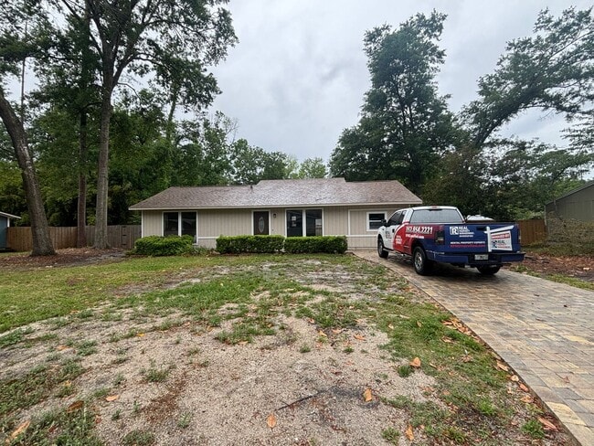 Building Photo - Newly renovated, WOW this will rent quick!