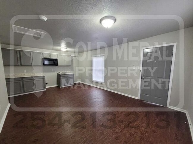 Photo - Cozy 1-Bedroom, 1-Bathroom Fourplex Near F...
