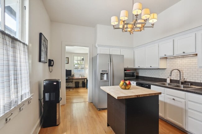 Photo - Fabulous Single Fam Uptown Home 3BD/2BA with great yard.